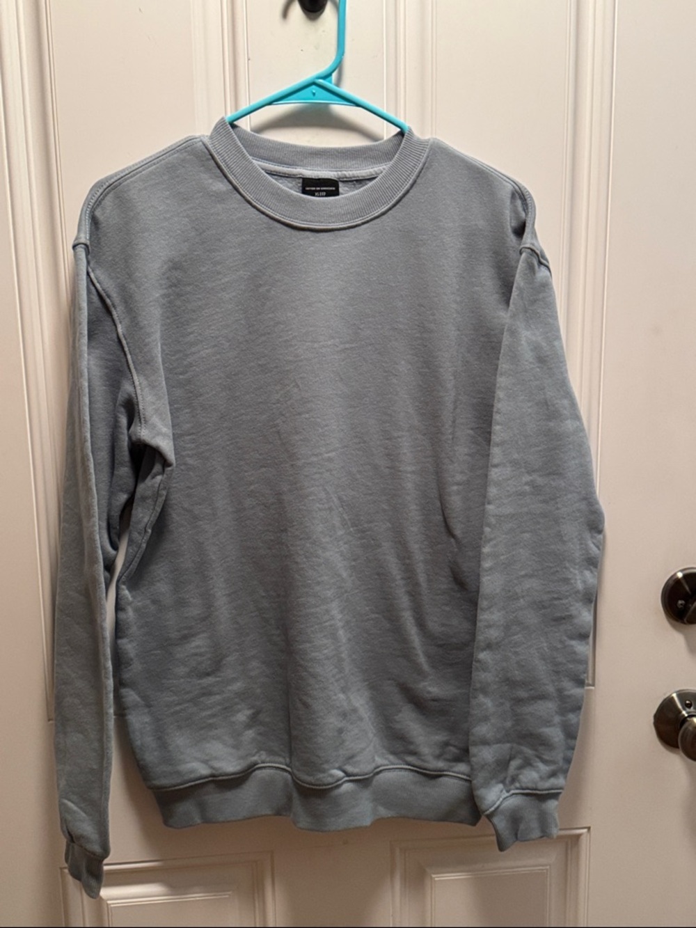Cotton On Men's Light Blue Crewneck Sweatshirt